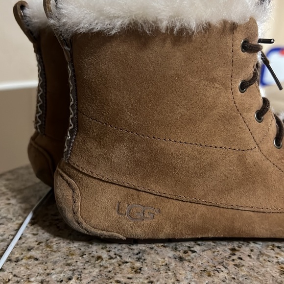 Ugg boots - Picture 3 of 5